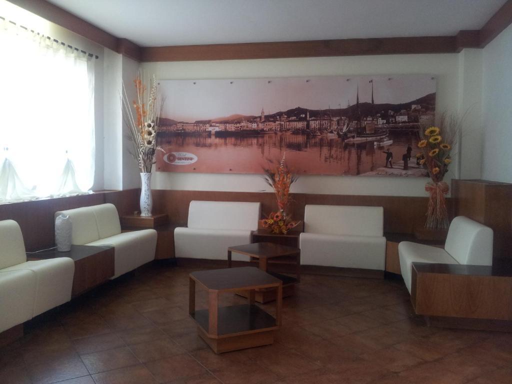 Hotel Centro Imperia Exterior photo
